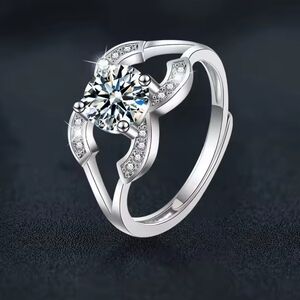 GORGEOUS MOISSANITE Ring with Split-Shank and Brilliant Center Stone